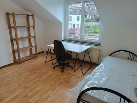 合租房 14 m² 在 Liege Botanique / rue Saint-Gilles / Jonfosse