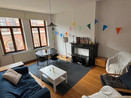 合租房 90 m² 在 Liege Outremeuse
