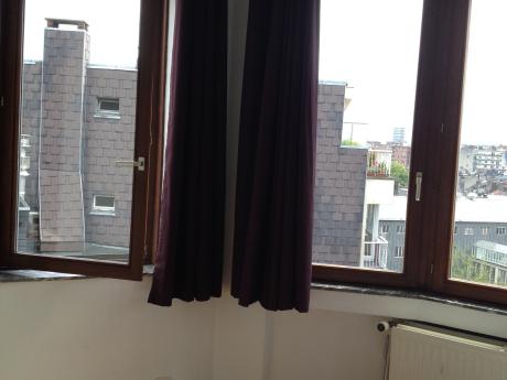 合租房 17 m² 在 Liege Botanique / rue Saint-Gilles / Jonfosse