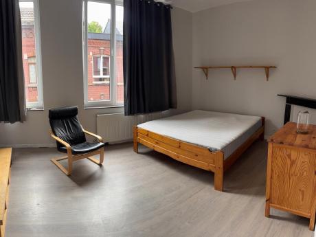 Co-locatie 240 m² in Luik Laveu / Cointe