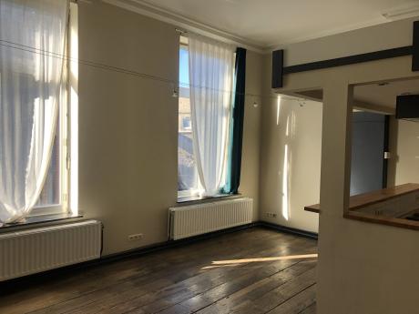 单人间 50 m² 在 Liege Botanique / rue Saint-Gilles / Jonfosse