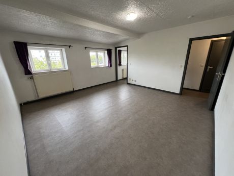 单人间 60 m² 在 Liège Féronstrée / Pierreuse