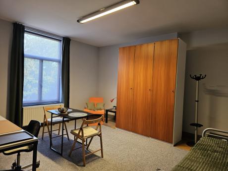 与房东合租 23 m² 在 Liège Botanique / rue Saint-Gilles / Jonfosse