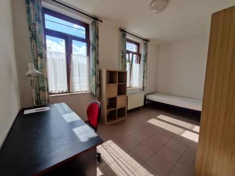 KL 12898 Student room