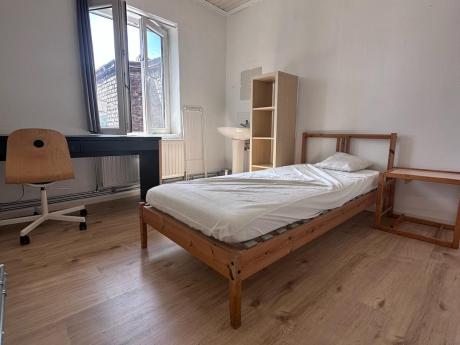 合租房 260 m² 在 Liège Outremeuse
